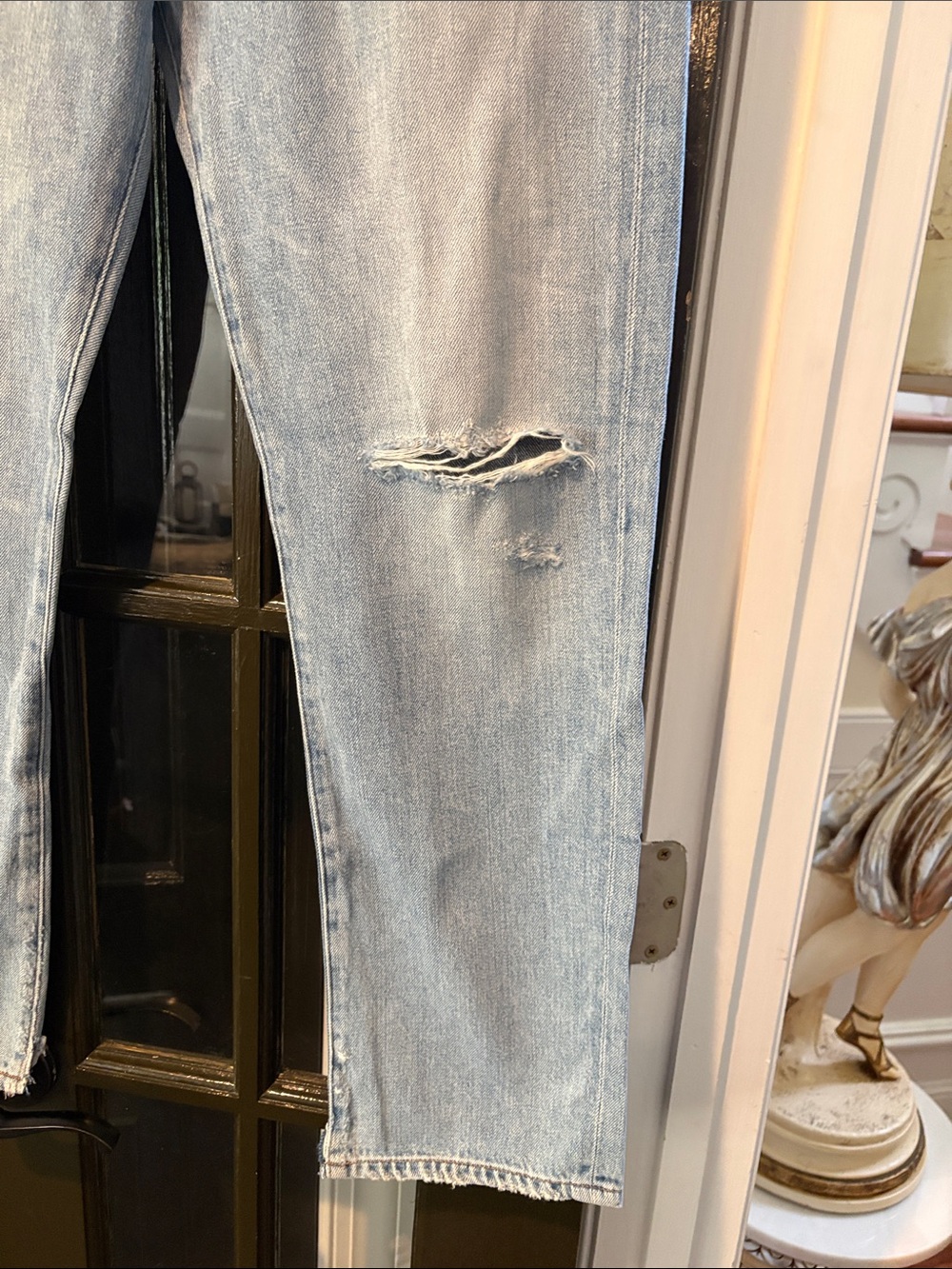 Citizens Of Humanity Light Blue Straight Leg Jeans with Distressed Knee - Picture 6 of 14